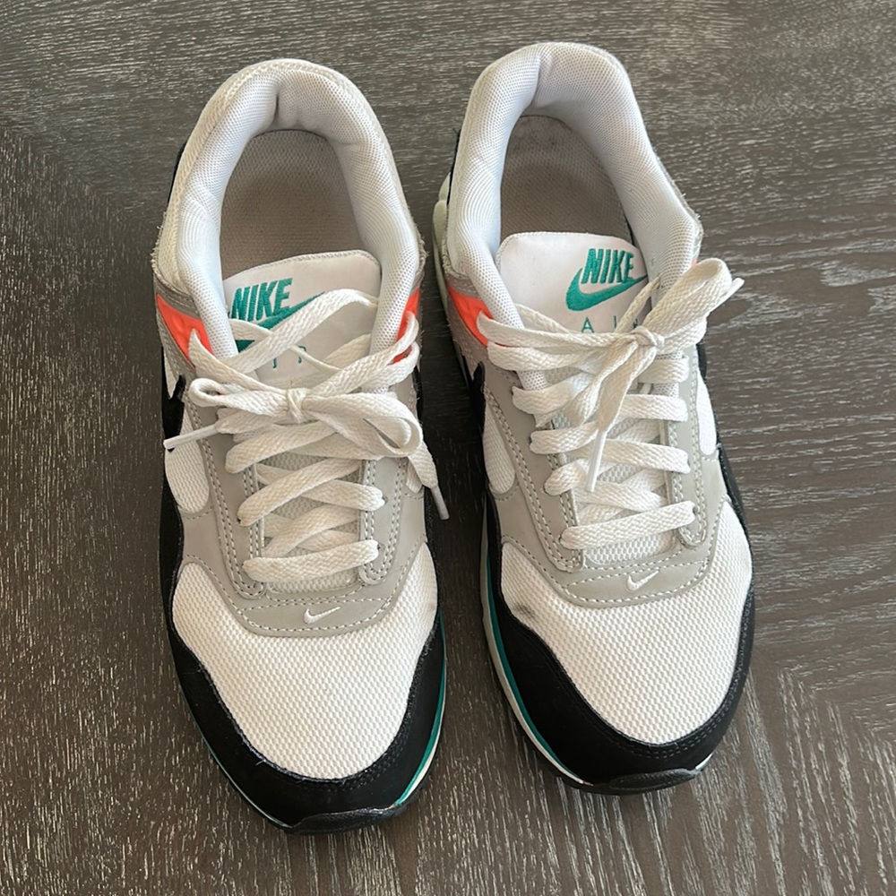 Nike Women’s Air Max Correlate